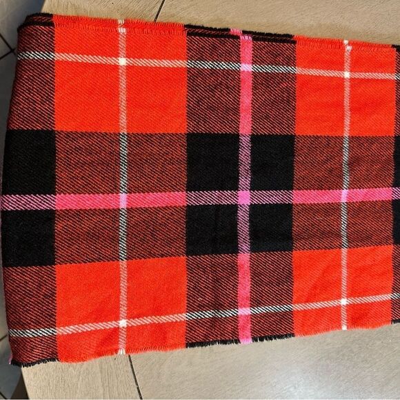 Victorias Secret Red Soft Winter glitter logo Check Plain Fringe Shawl Scarf - Picture 6 of 10